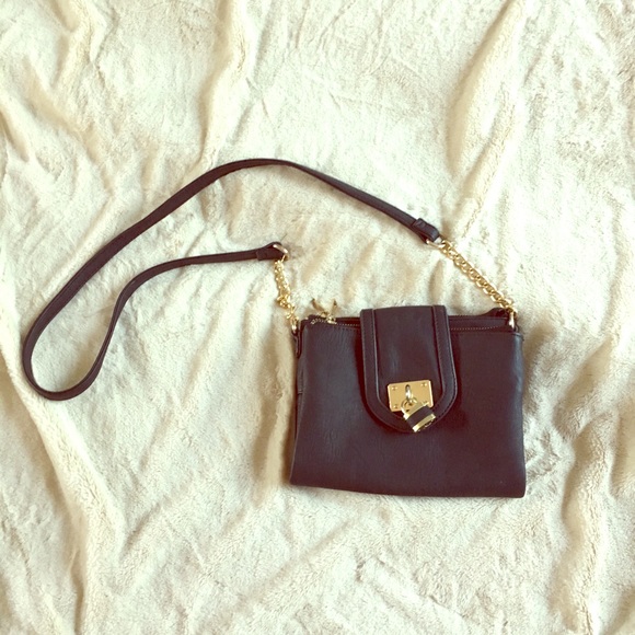 - ALDO black crossbody purse with gold detailing - Picture 2 of 7